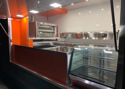 Amenagement-vehicule-pizzas-mobile-Qualimag
