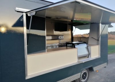 Amenagement-vehicule-pizzas-mobile-Qualimag