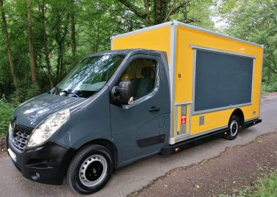 Amenagement-vehicule-rotisserie-mobile-Qualimag