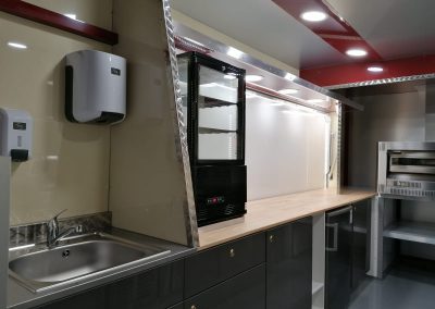 Amenagement-vehicule-pizzas-mobile-Qualimag