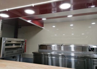 Amenagement-vehicule-pizzas-mobile-Qualimag