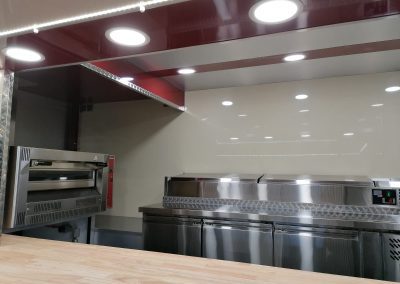 Amenagement-vehicule-pizzas-mobile-Qualimag