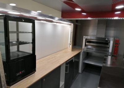 Amenagement-vehicule-pizzas-mobile-Qualimag
