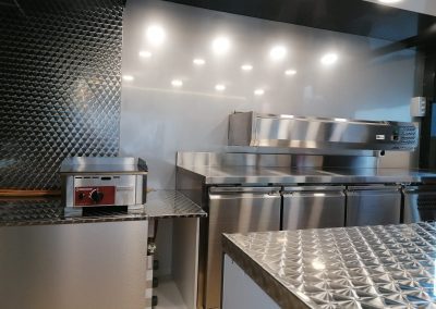 Amenagement-vehicule-churrasqueira-mobile-Qualimag