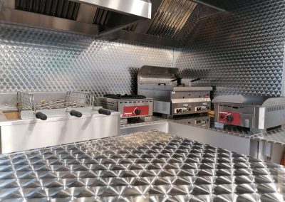 Amenagement-vehicule-churrasqueira-mobile-Qualimag