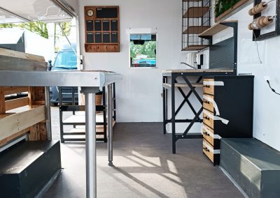 Amenagement-vehicule-fleuriste-mobile-Qualimag