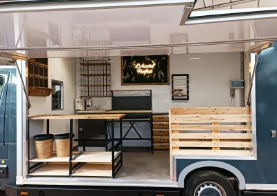 Amenagement-vehicule-fleuriste-mobile-Qualimag