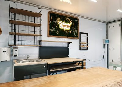 Amenagement-vehicule-fleuriste-mobile-Qualimag