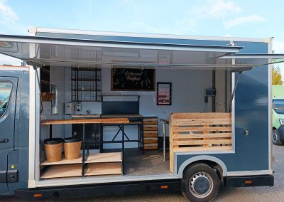 Amenagement-vehicule-fleuriste-mobile-Qualimag