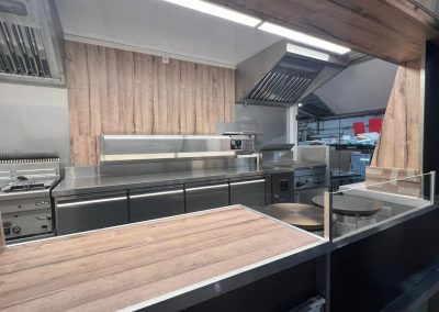 Amenagement-vehicule-burger-mobile-Qualimag