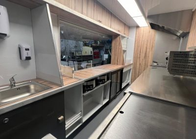 Amenagement-vehicule-burger-mobile-Qualimag